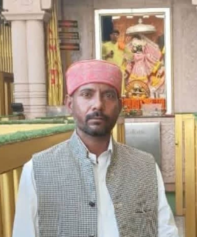 भाजपा कार्यकर्ता की चाकू गोद कर हत्या